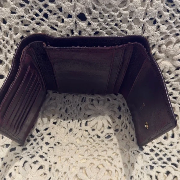 CHANEL Quilted Caviar Leather Wallet in Plum - Picture 9 of 14